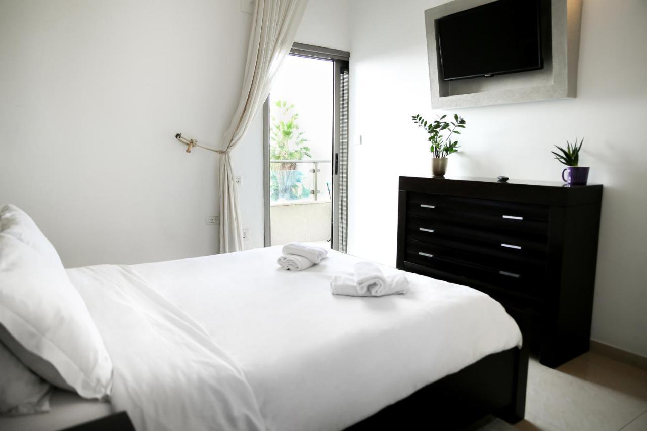 Sea View Apartment Prime Location On The Beach テル・アビブ エクステリア 写真