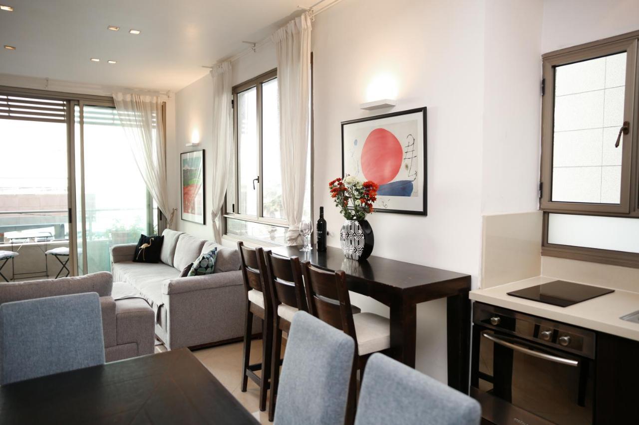 Sea View Apartment Prime Location On The Beach テル・アビブ エクステリア 写真