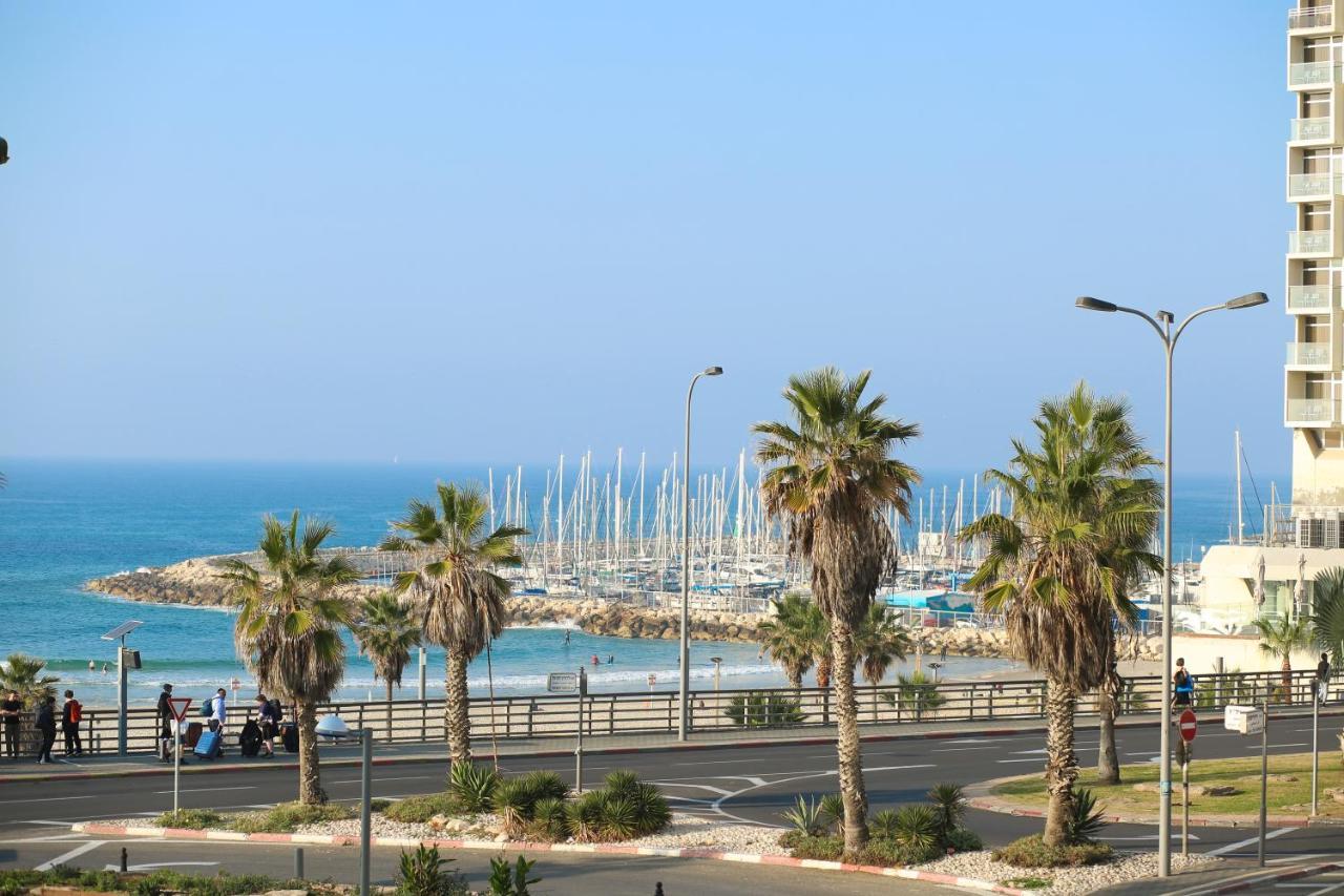 Sea View Apartment Prime Location On The Beach テル・アビブ エクステリア 写真