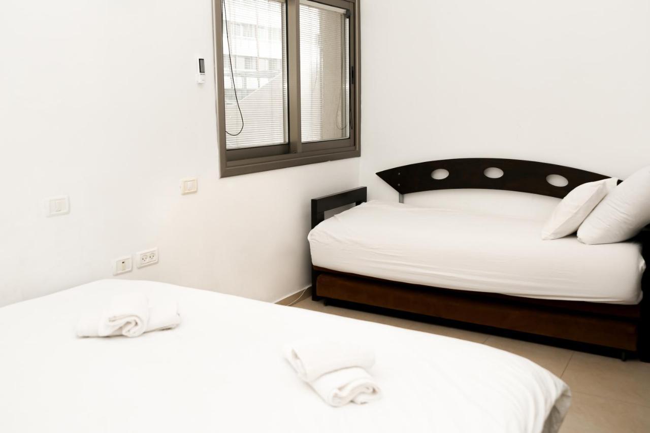 Sea View Apartment Prime Location On The Beach テル・アビブ エクステリア 写真