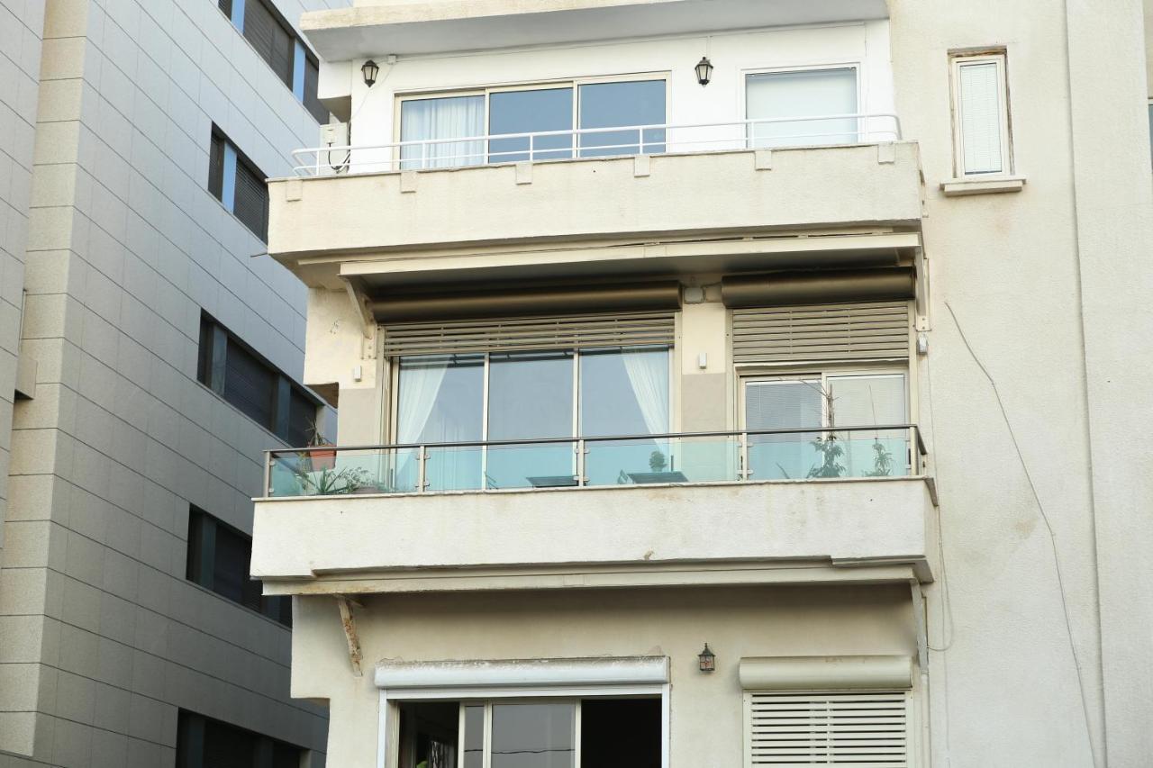 Sea View Apartment Prime Location On The Beach テル・アビブ エクステリア 写真